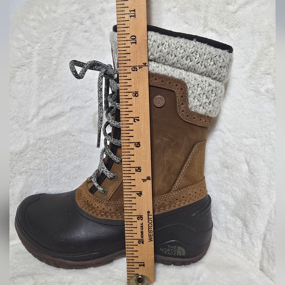 The North Face Women's Winter Boots.Ligth Brown. Size 6 - Picture 10 of 11